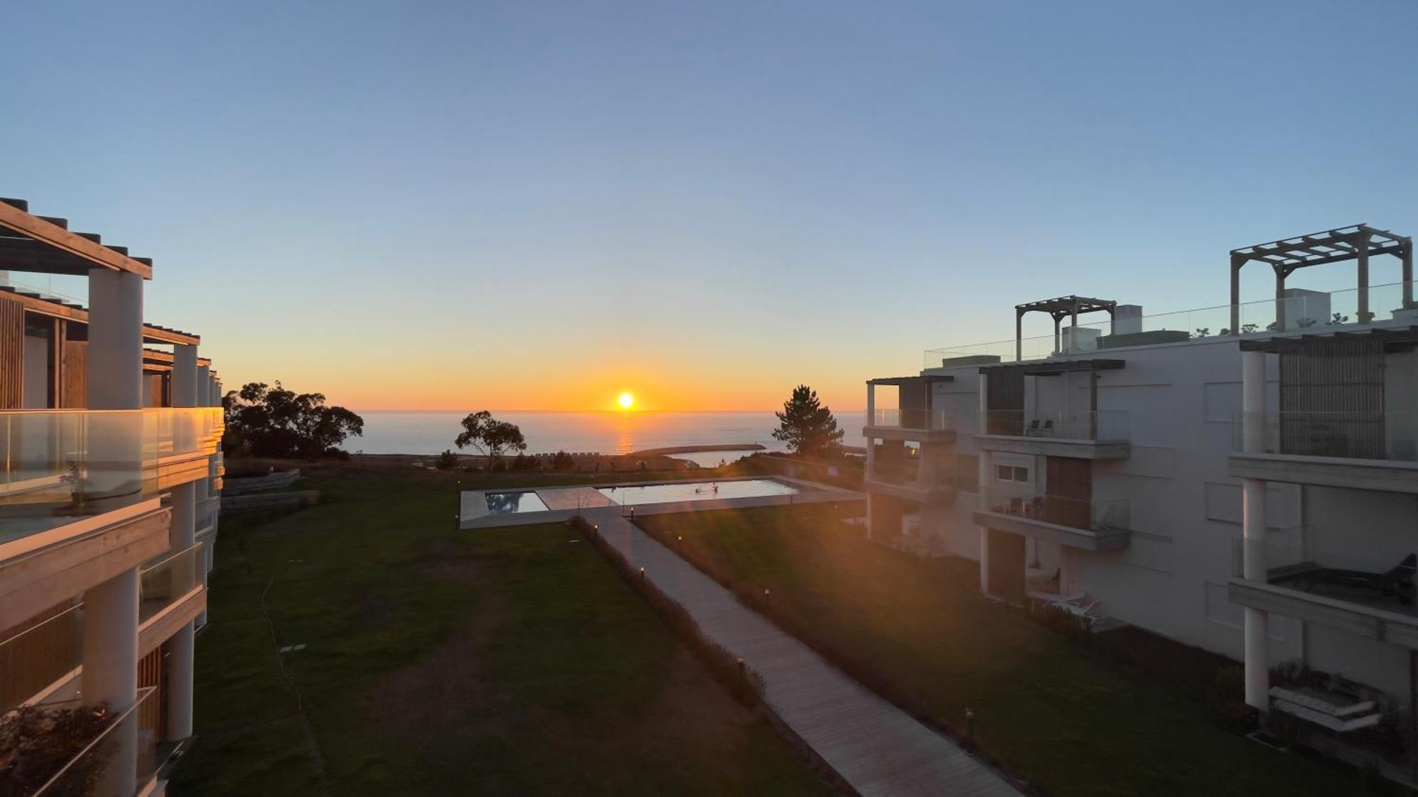 Mar A Vista - Condominium With Pool, Gym And Sea Views Nazare Exterior photo