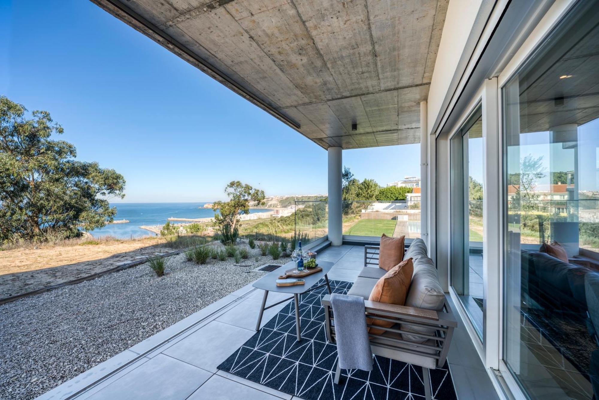 Mar A Vista - Condominium With Pool, Gym And Sea Views Nazare Room photo