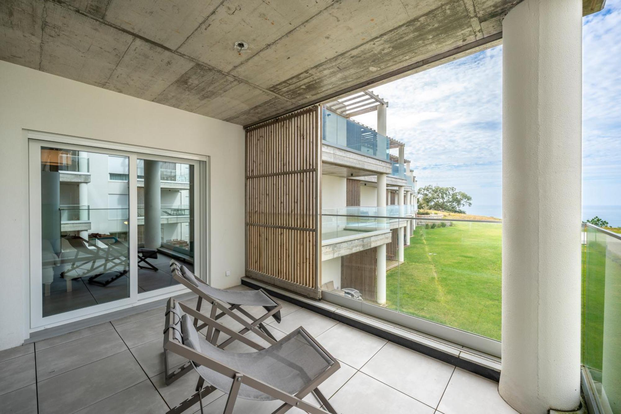 Mar A Vista - Condominium With Pool, Gym And Sea Views Nazare Room photo