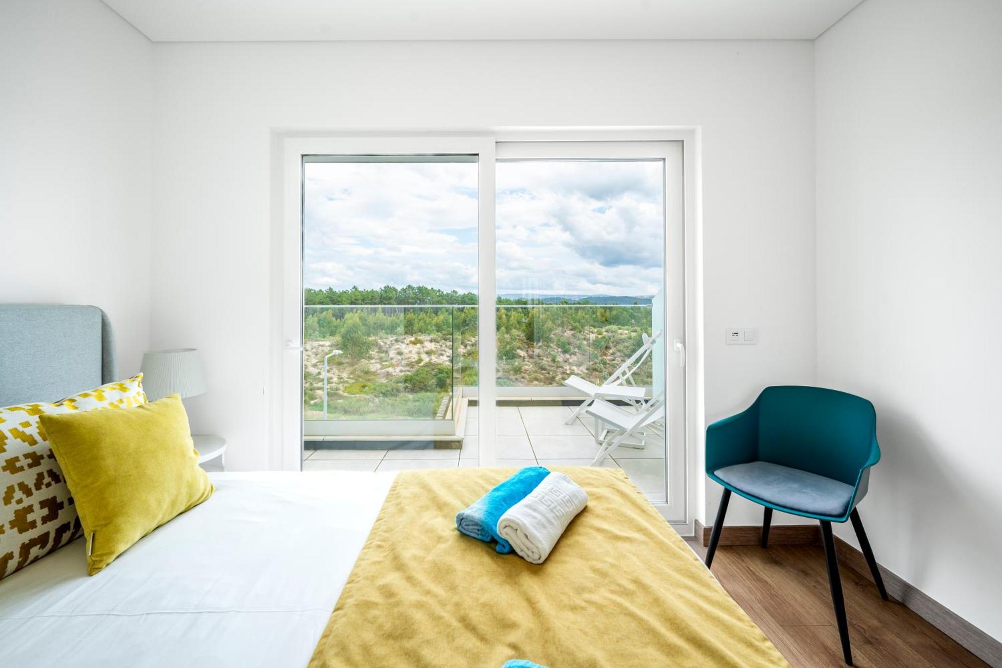 Mar A Vista - Condominium With Pool, Gym And Sea Views Nazare Room photo