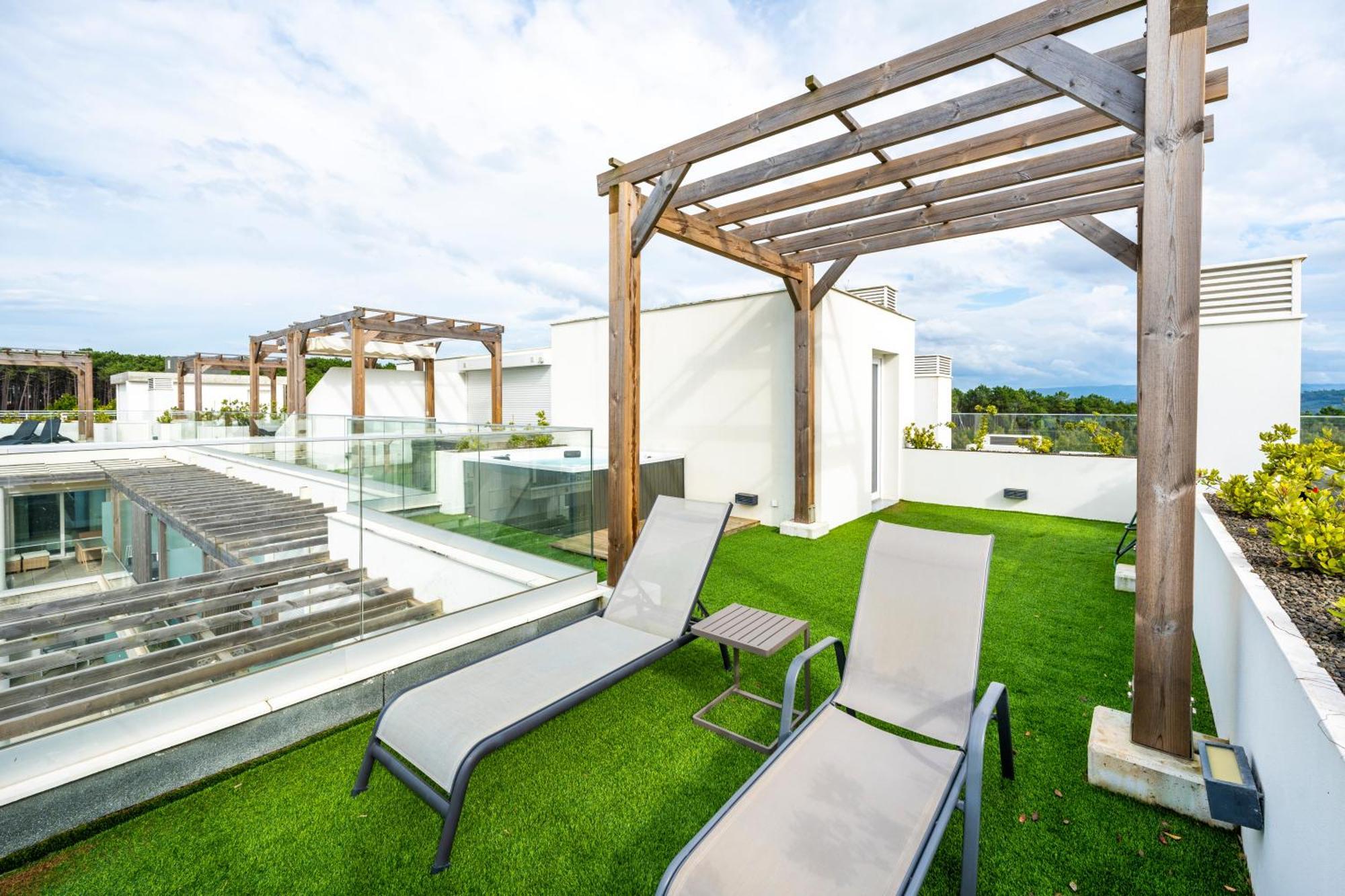 Mar A Vista - Condominium With Pool, Gym And Sea Views Nazare Room photo
