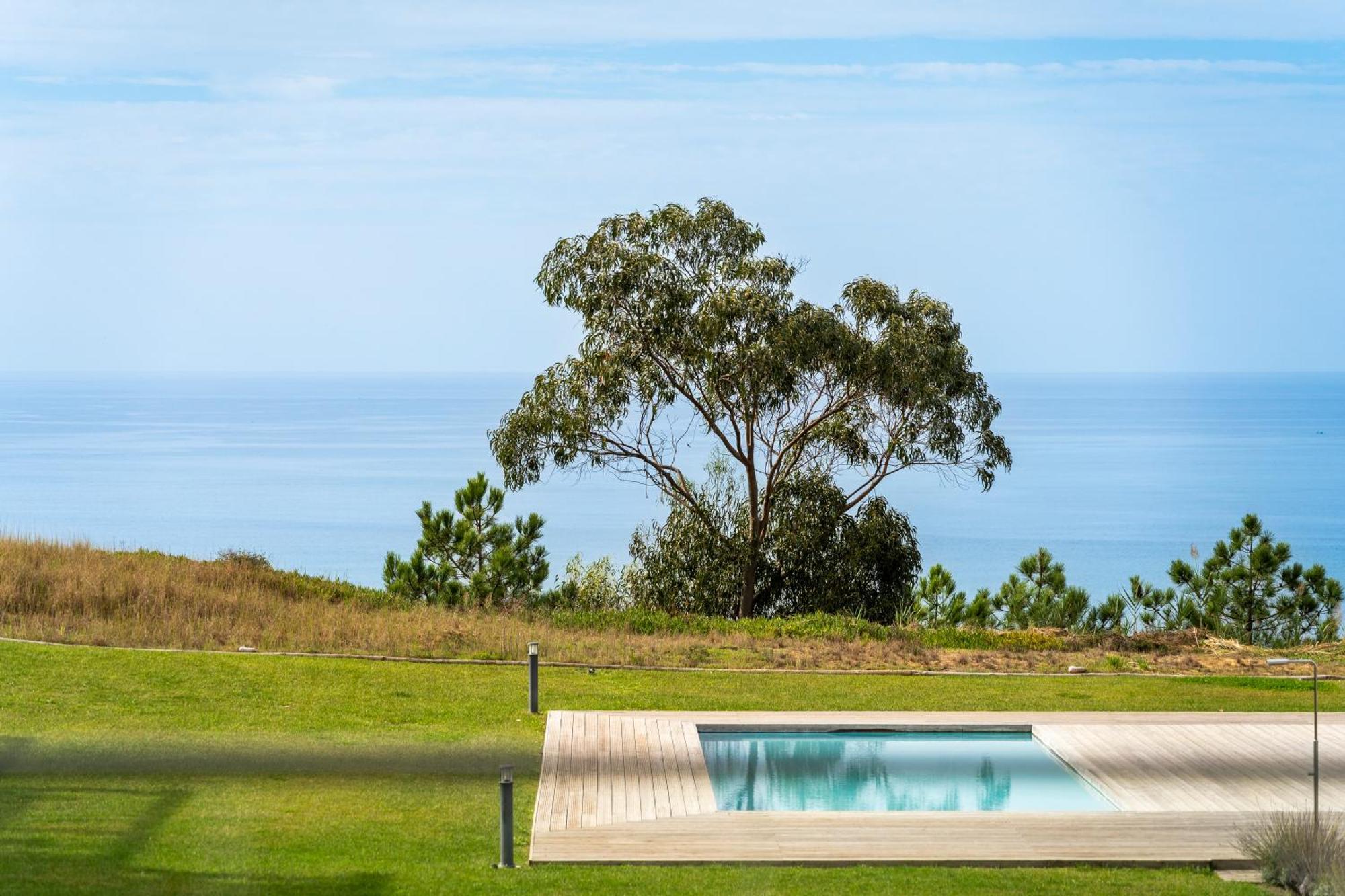 Mar A Vista - Condominium With Pool, Gym And Sea Views Nazare Exterior photo