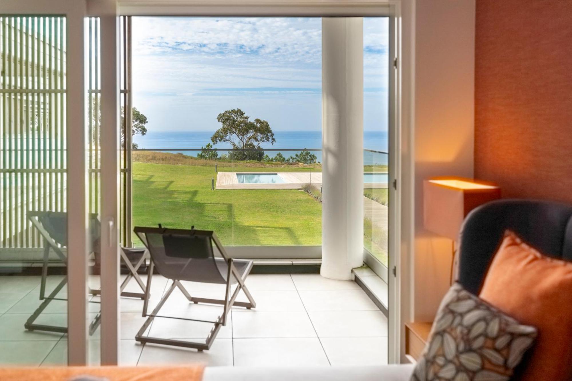 Mar A Vista - Condominium With Pool, Gym And Sea Views Nazare Exterior photo